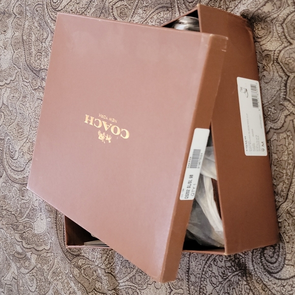 Coach Amy ankle booties. Suede - Picture 6 of 6